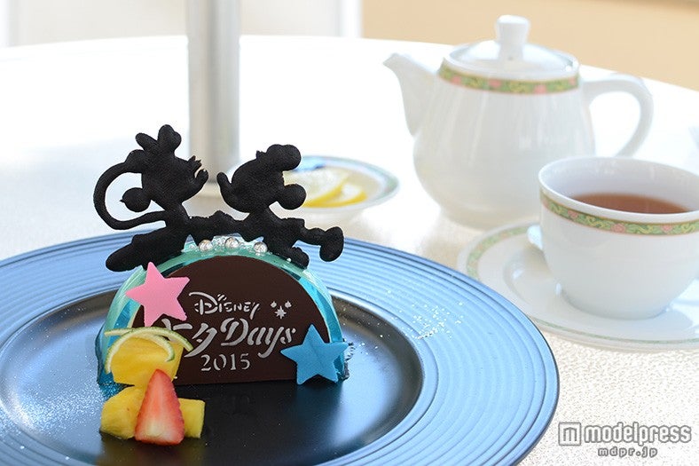 ディズニーアンバサダーホテル「ハイピリオン・ラウンジ」／“ディズニー七夕デイズ”ケーキセット￥1240