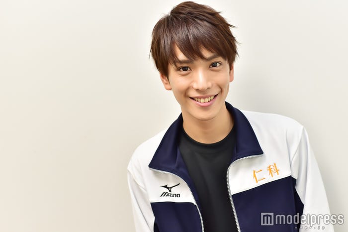 黒羽麻璃央(C)モデルプレス