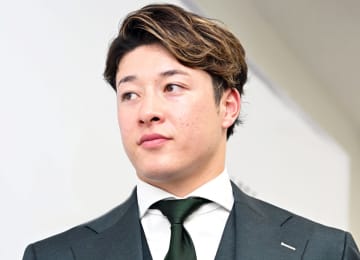 「やっぱ短髪よ！」復活期すイケメン右腕が1年ぶり散髪ショット ビフォーアフターに騒然「ワイルドからの変身」「スッキリしましたね」