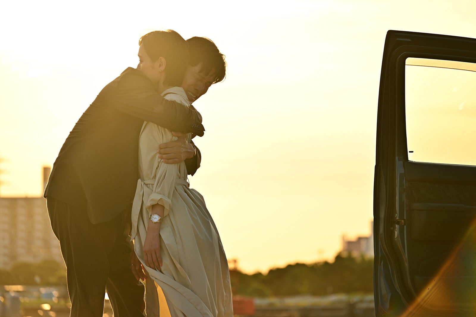 戸田恵梨香、鈴木亮平「リブート」第9話（C）TBS