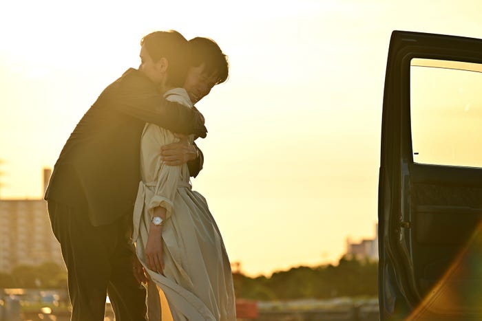 戸田恵梨香、鈴木亮平「リブート」第9話(C)TBS