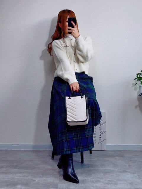 GUシャギーニットハートビジューボタンカーディガン GUシャギーニットハートビジューボタンカーディガンの大人カジュアルスタイル