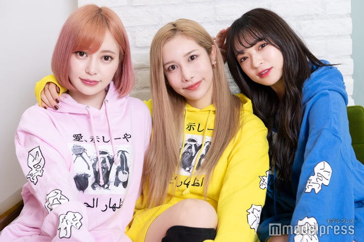 話題のyoutuber ヘラヘラ三銃士 って何者 韓国 整形 夜遊び 女社長ありしゃん率いる3人の素顔 人気の理由とは モデルプレスインタビュー モデルプレス 話題のyoutuber ヘラヘラ三銃士 って何者 韓国 整形 夜遊び 女社長ありしゃん率いる3人の素顔 人気の理由とは モデルプレスインタビュー モデルプレス