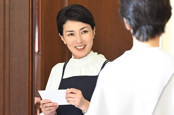 板谷由夏「ブラックファミリア~新堂家の復讐~」第2話より(C)読売テレビ