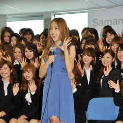 「Samantha Thavasa Japan Limited Group」2012年度入社式に登場したAKB48板野友美