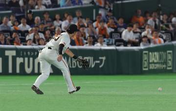 巨人 勝負の分かれ目となった四回を猛省 失策の石塚「スリーアウトで終わっていた回。申し訳ない」＆戸郷「若い子のエラーは助けなきゃいけない」
