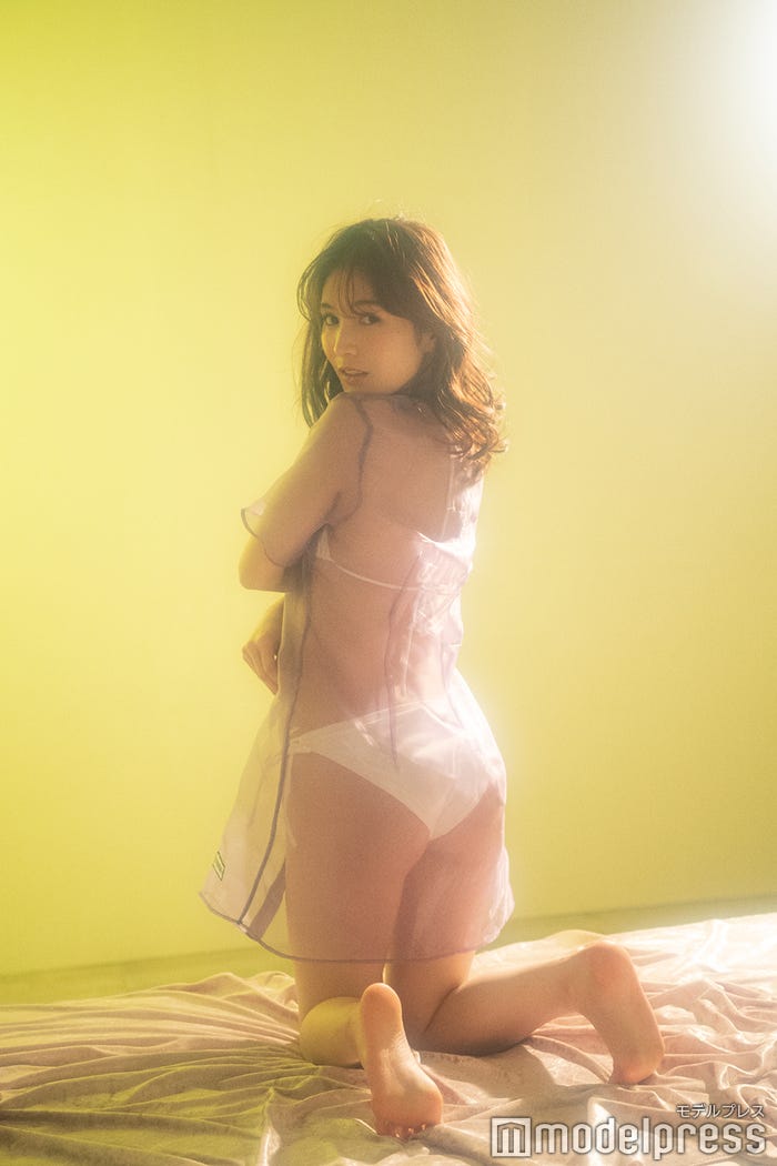 水着:私物/ワンピース:(Bershka)/ほのか(C)モデルプレス