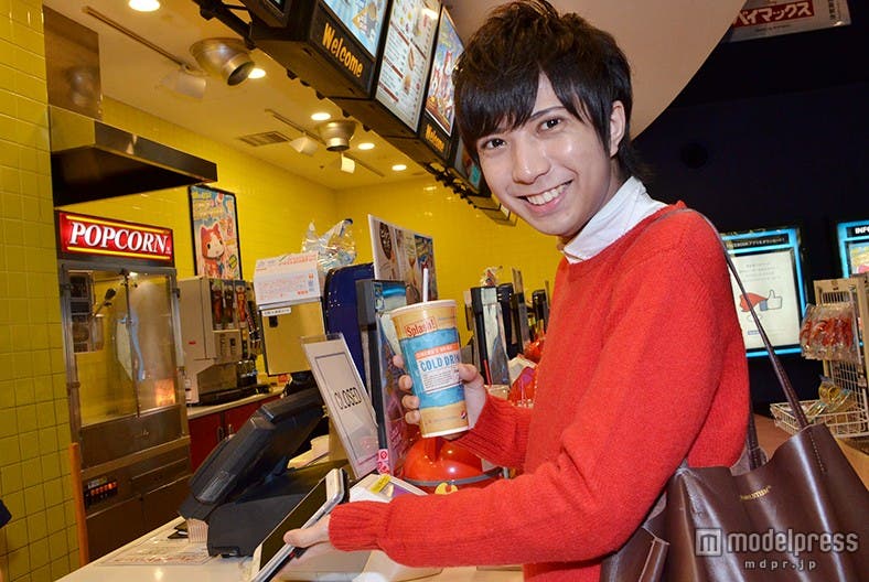 スマホ画面を見せてドリンクをゲット!