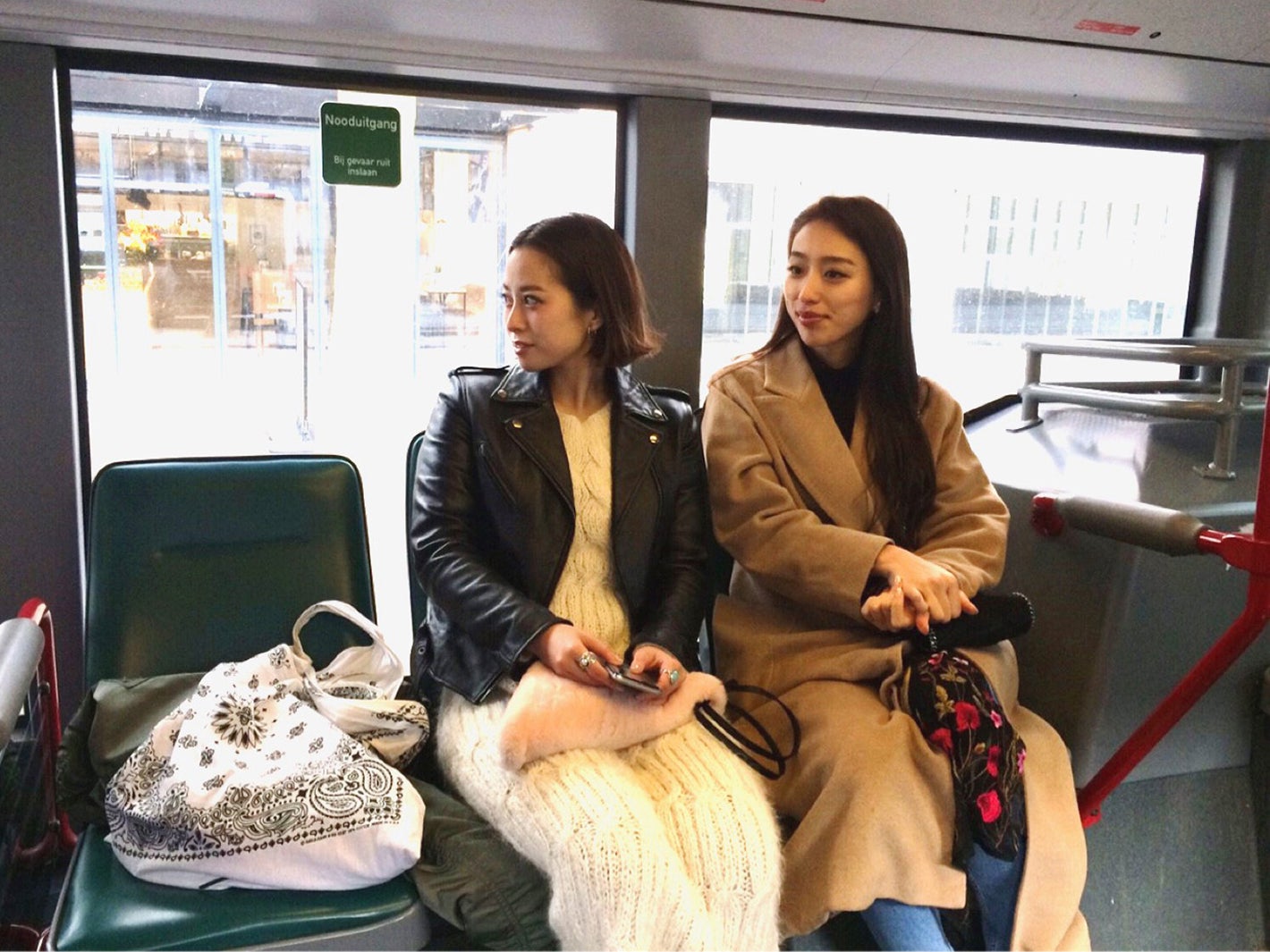 地下鉄（提供写真）