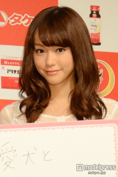 桐谷美玲、ミニワンピで美脚披露　疲れたときのリセット法を明かす