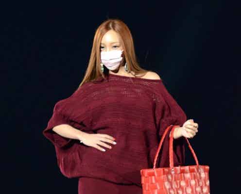 ざわちん、超ミニワンピでセクシー太もも披露