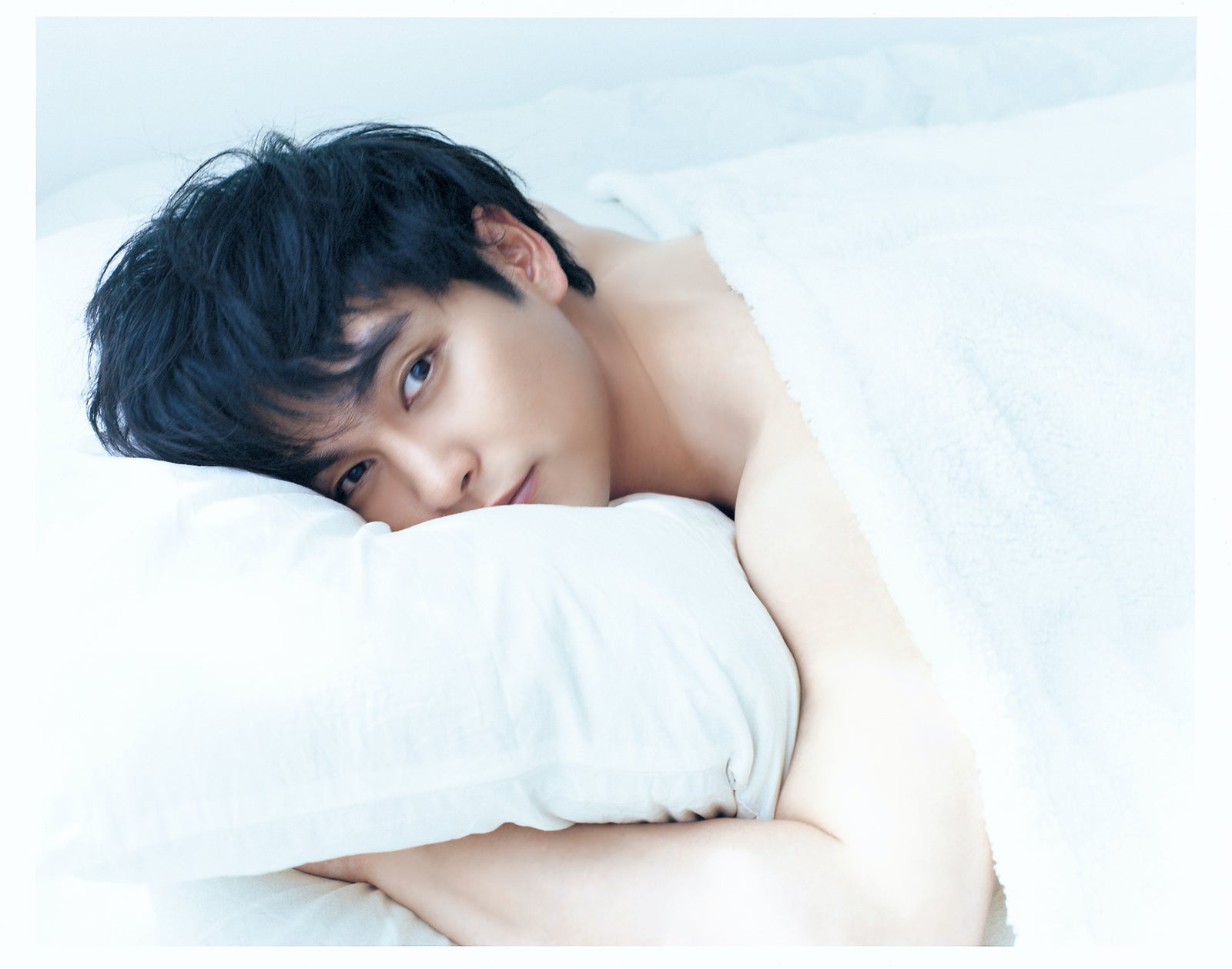 柳楽優弥／「やぎら本」通常版　裏表紙カット（C）SDP