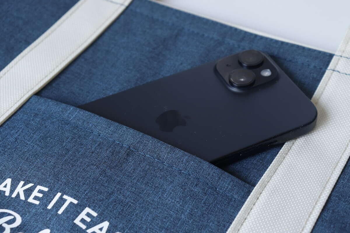 ダイソーのアルミ保温保冷バッグの外ポケット