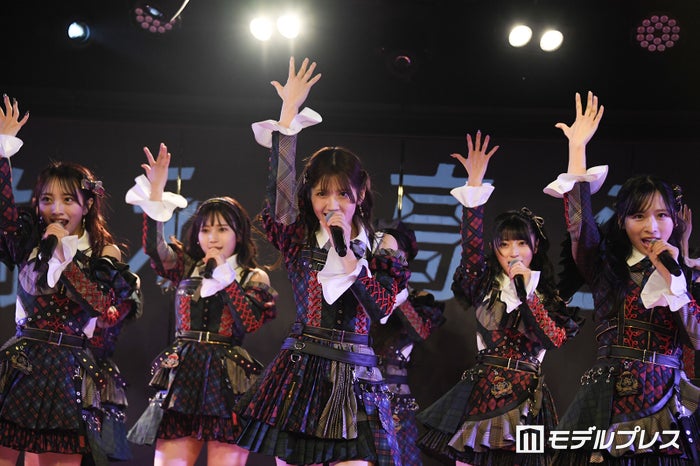 「ヘビーローテーション」はAKB48のために書いた曲ではなかった？作曲家が誕生秘話・印税事情明かす
