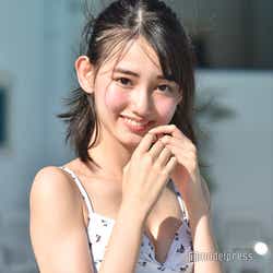 モデルプレス - “菜々緒2世”黒木麗奈、プールサイドで初体験 水着でほっそり美ボディ披露