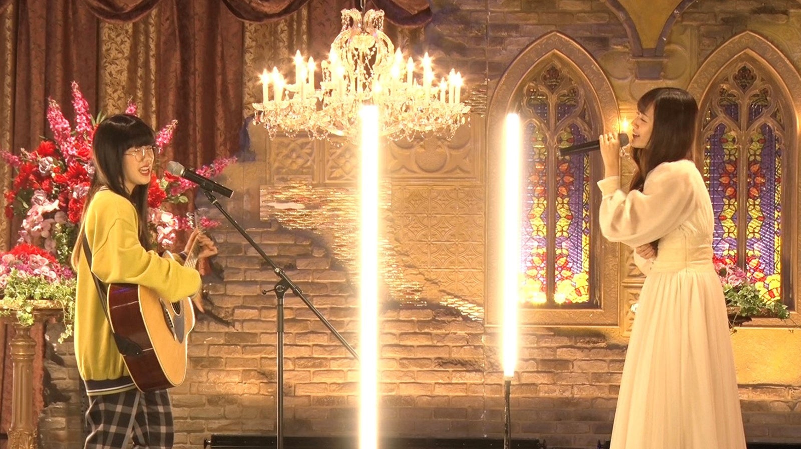 福田麻貴、鈴木愛理（C）フジテレビ