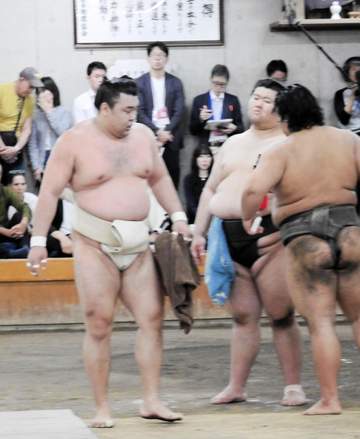 霧島絶好調 17番とって15勝2敗 2場所連続優勝へ慢心なし「一生懸命稽古すれば良くなってくる」
