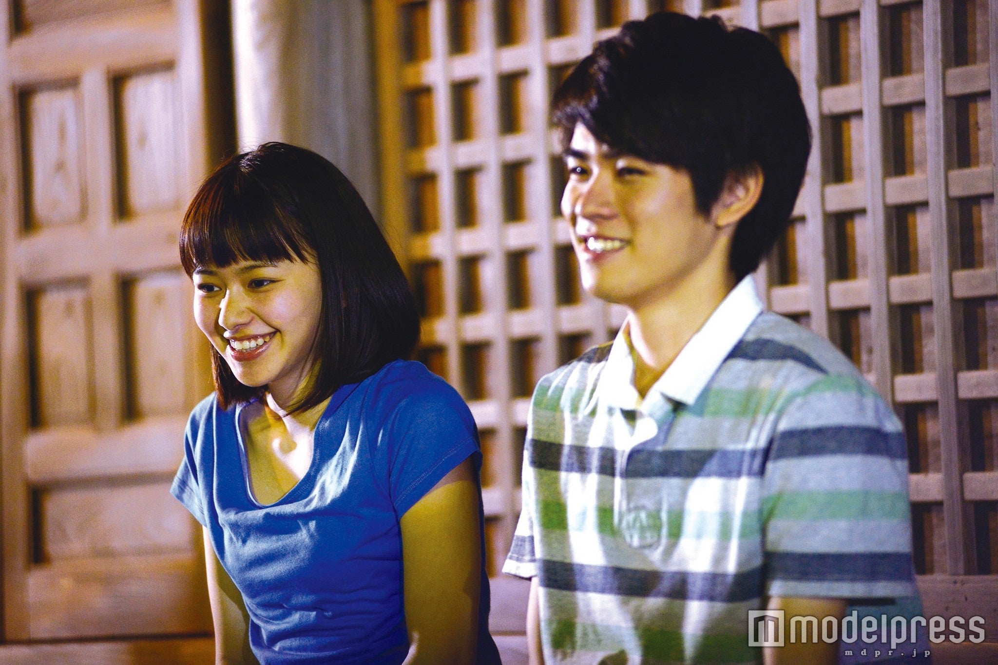 山本舞香・広田亮平／映画「桜ノ雨」より（C）2015 halyosy、藤田遼、雨宮ひとみ、スタジオ・ハードデラックス／PHP研究所／『桜ノ雨』製作委員会