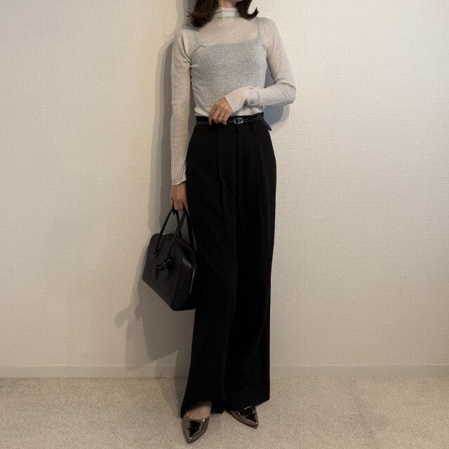 1枚で着るなら縦のラインを意識して