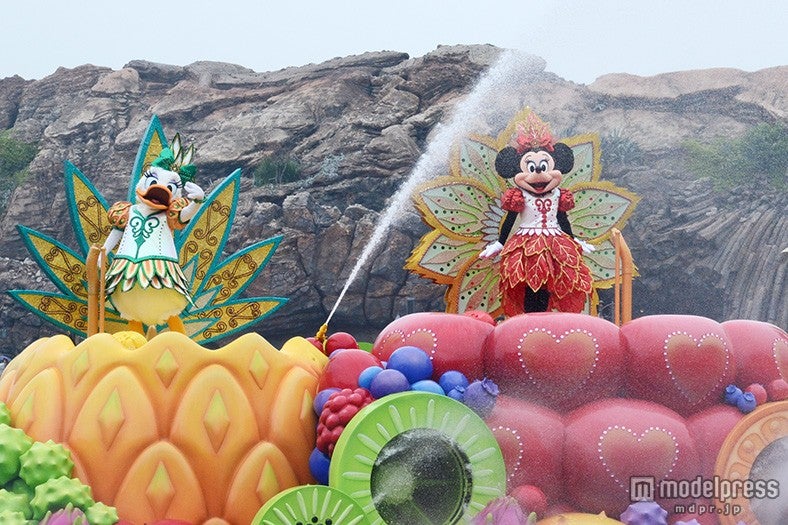 「ミニーのトロピカルスプラッシュ」デイジー、ミニー