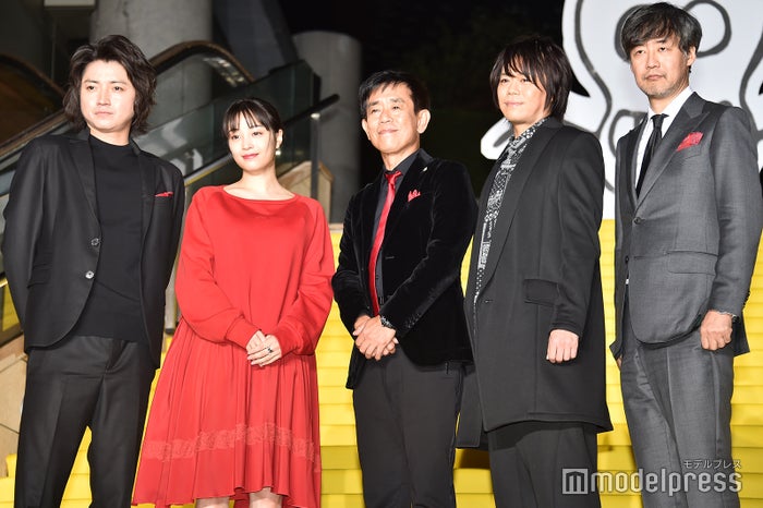 広瀬すず 藤原竜也らイエローカーペットに豪華登場 雨晴らす強運発揮 ルパン三世 The First モデルプレス 広瀬すず 藤原竜也らイエローカーペットに豪華登場 雨晴らす強運発揮 ルパン三世 The First モデルプレス