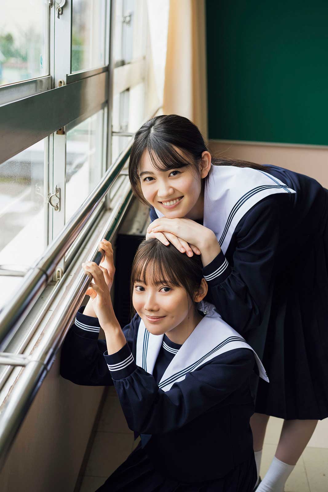 黒見明香、松尾美佑（C）YOROKOBI、光文社