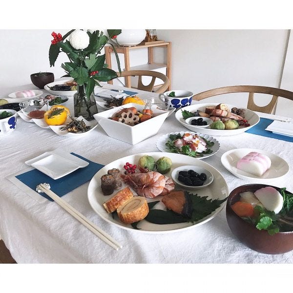 ワンプレートのおせちの盛り付け例をご紹介 お正月の食卓を華やかに飾り付けよう モデルプレス ワンプレートのおせちの盛り付け例をご紹介 お正月の食卓を華やかに飾り付けよう モデルプレス