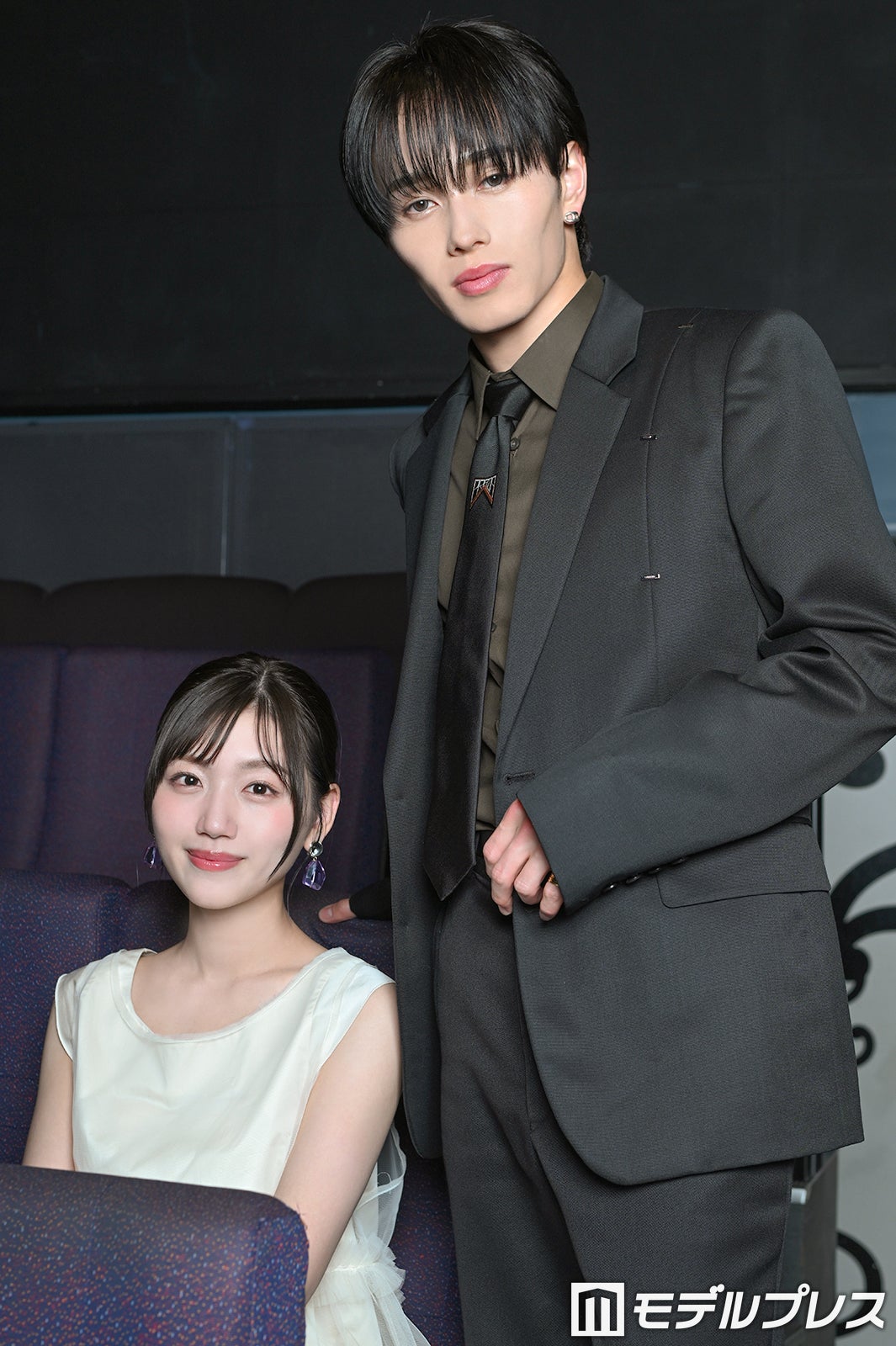 佐々木美玲、森次政裕（C）モデルプレス／佐々木：メイク 栢木真弓 スタイリスト 高野麻子／森次：メイク KABUKI RYOTA スタイリスト 塚本隆文