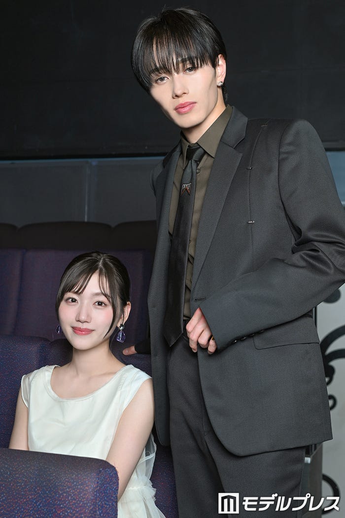 佐々木美玲、森次政裕(C)モデルプレス/佐々木:メイク 栢木真弓 スタイリスト 高野麻子/森次:メイク KABUKI RYOTA スタイリスト 塚本隆文