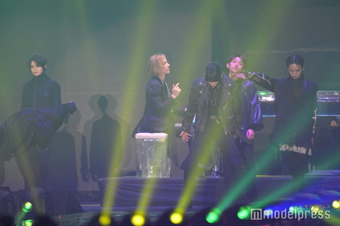 YOSHIKI、XY (C)モデルプレス