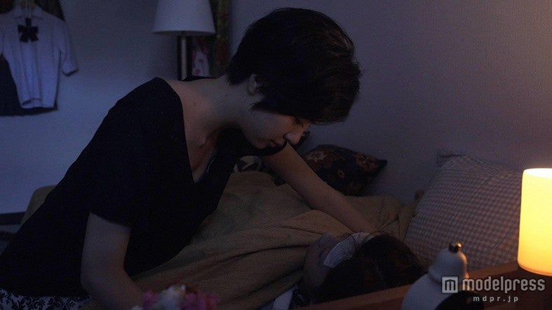 佐久間由衣、伊藤沙莉／「トランジットガールズ」第3話劇中カット／画像提供：フジテレビ