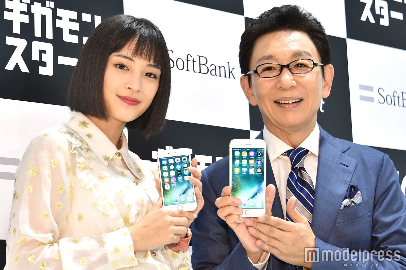 広瀬すず、古舘伊知郎（C）モデルプレス