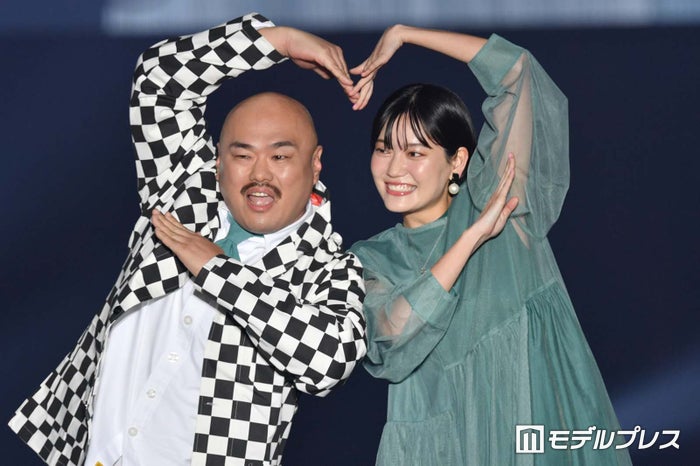 リチ、恋人・クロちゃんの「目立ちすぎてつらい」姿を公開「どう見てもクロちゃん」と話題に