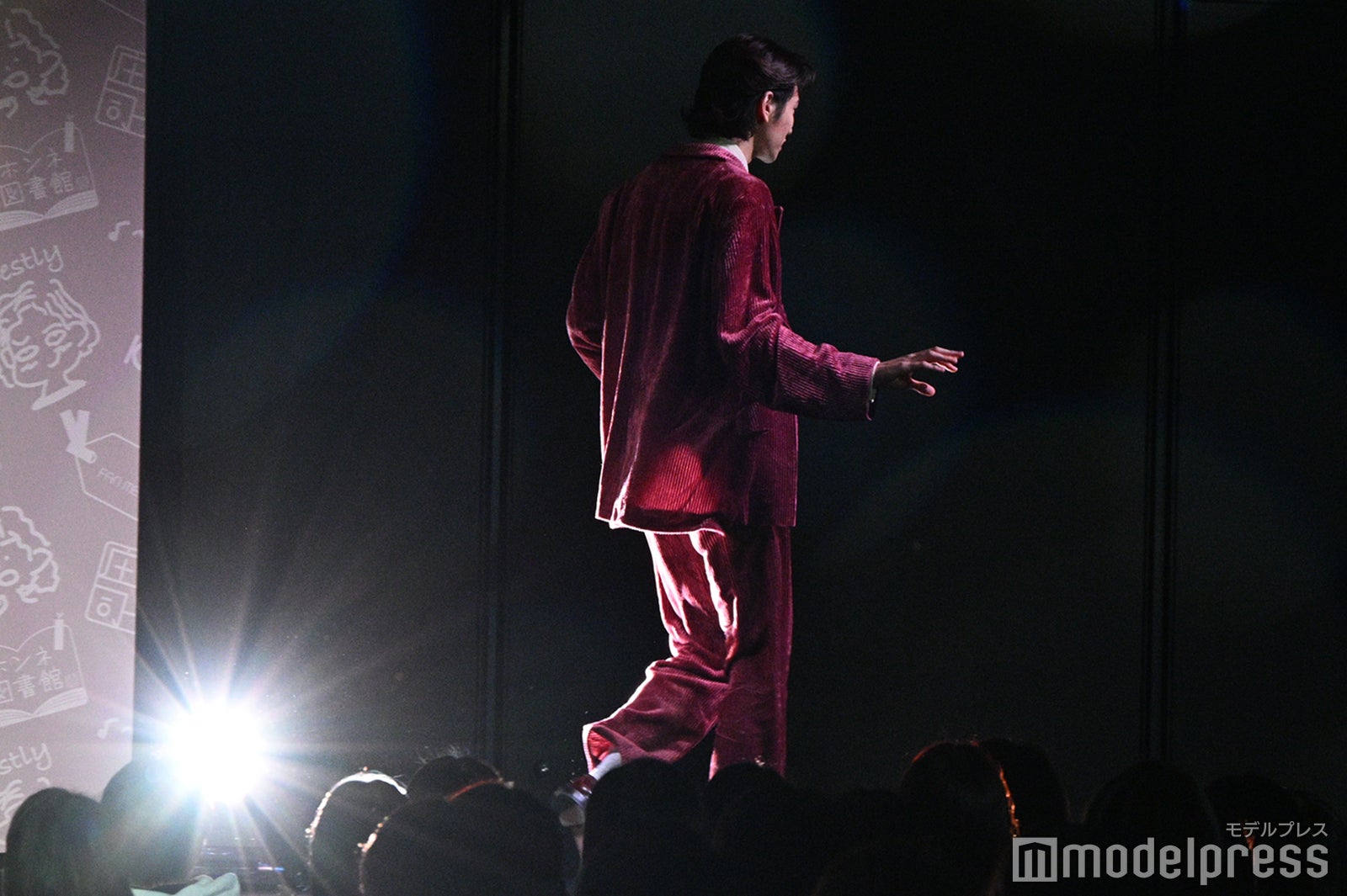 出てきた瞬間にそのまま帰ろうとする庄司浩平（C）モデルプレス