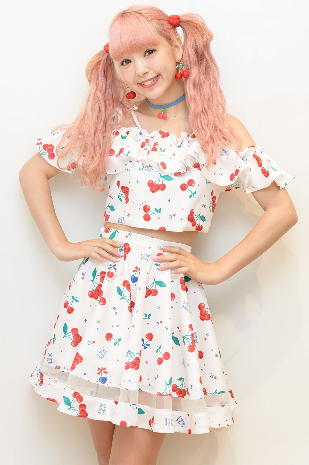 藤田ニコル「肌の露出感を今まで以上に」国民的美少女軍団・X21とコラボ