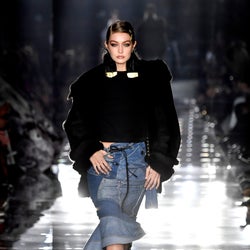 ジジ・ハディッド、トム・フォードのショーの直前に妊娠が発覚していた。