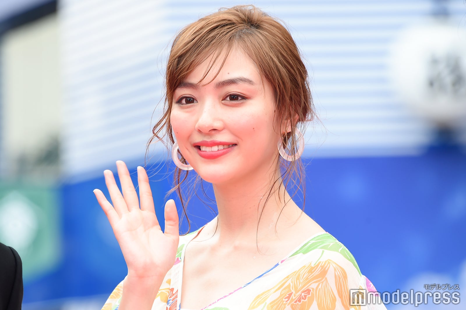 内田理央 28歳誕生日にサプライズ ハッピーな大人になれるように モデルプレス