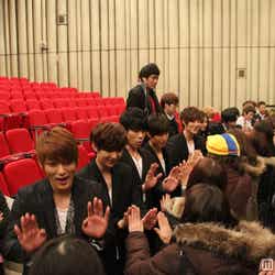 スペシャルチャリティーハイタッチ会/(C)NPO法人日韓文化交流会