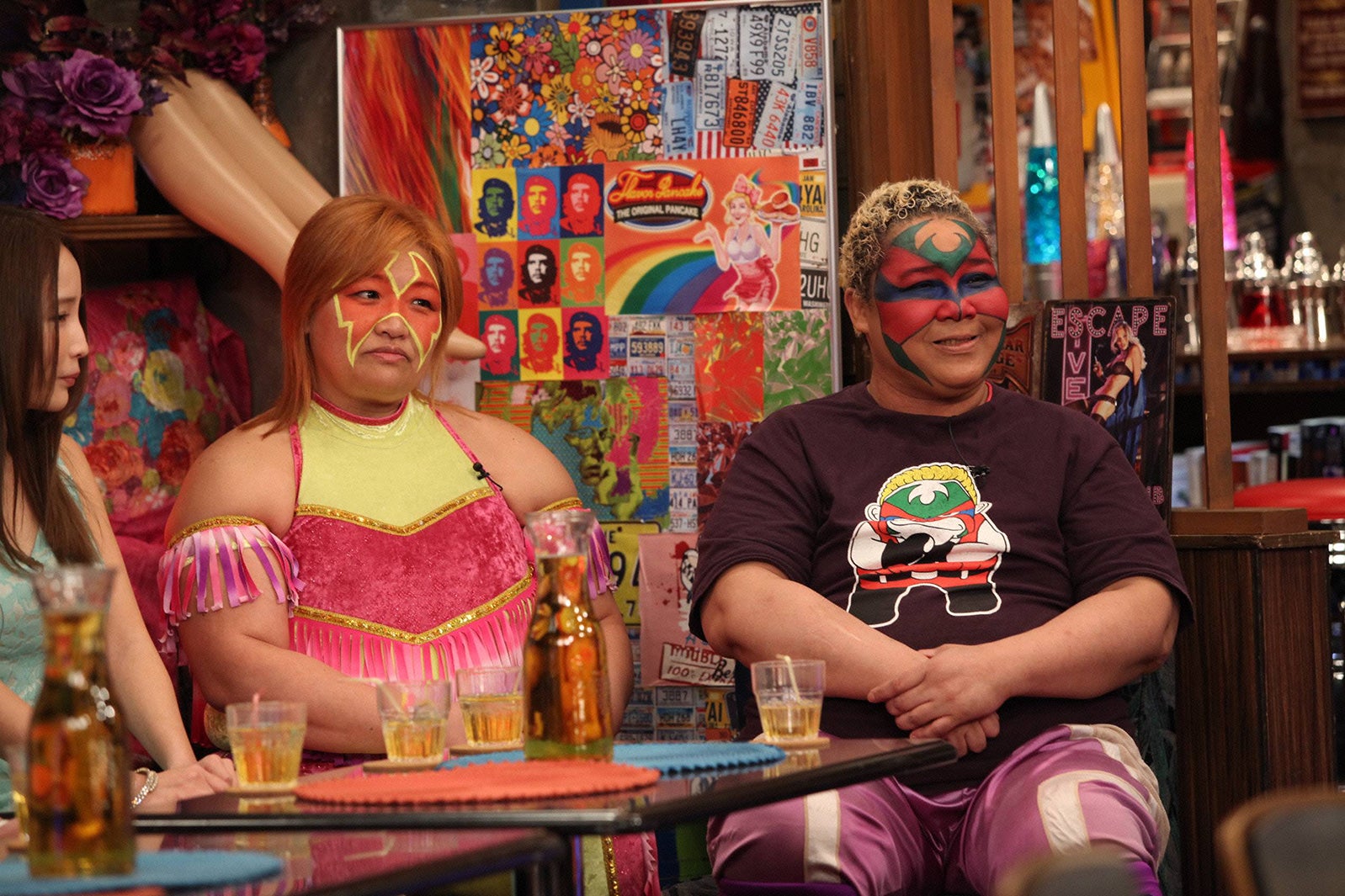 （左から）井上京子、アジャ・コング（C）フジテレビ