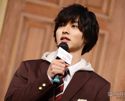 制服姿の山崎賢人「女の子の母性本能をくすぐる」 愛されキャラに“バンビ”のあだ名も
