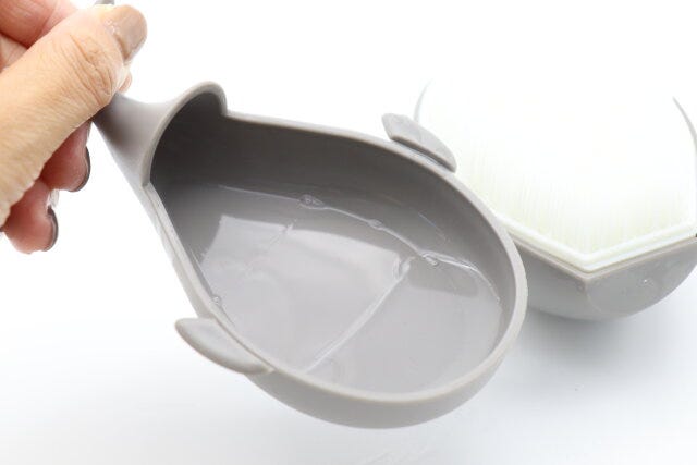 ダイソー　爪ブラシ　水受け皿