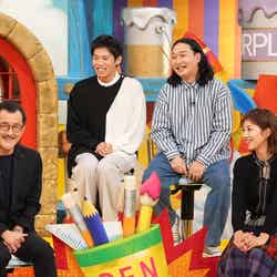 （左から）吉田鋼太郎、加賀翔、賀屋壮也、潮田玲子（C）日本テレビ