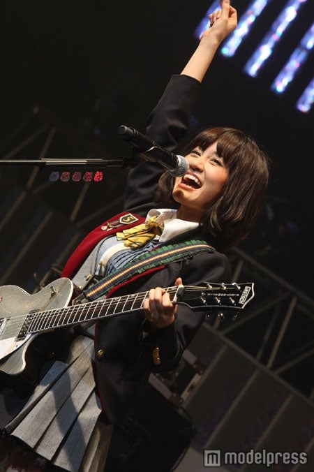 AKB48、新曲をバンド生演奏　「リクエストアワー」栄えある1位は？＜写真特集＞
