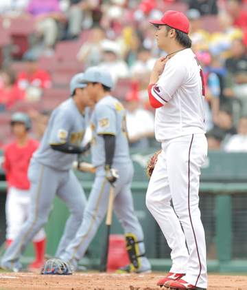 広島・床田が今季最短の4回2失点で降板 毎回得点圏に走者を背負う 守備にも足を引っ張られる 初回に通算1000投球回達成も白星で飾れず