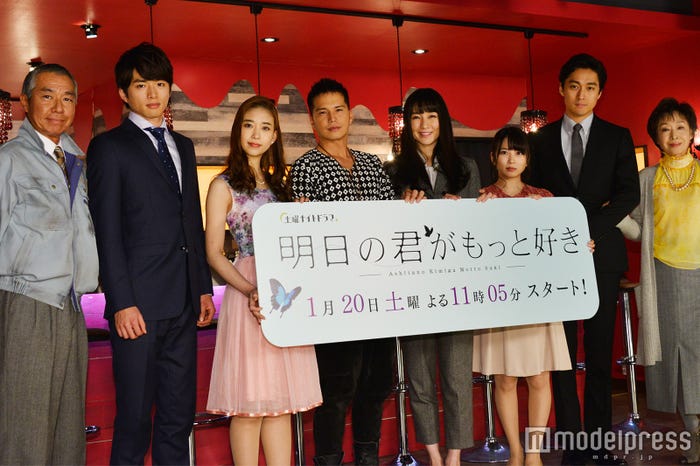 (左から)柳葉敏郎、白洲迅、森川葵、市原隼人、伊藤歩、志田未来、渡辺大、三田佳子 (C)モデルプレス