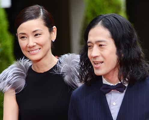 吉田羊、“理想のタイプ”又吉直樹と腕組みレッドカーペットで笑顔「嬉しいです」