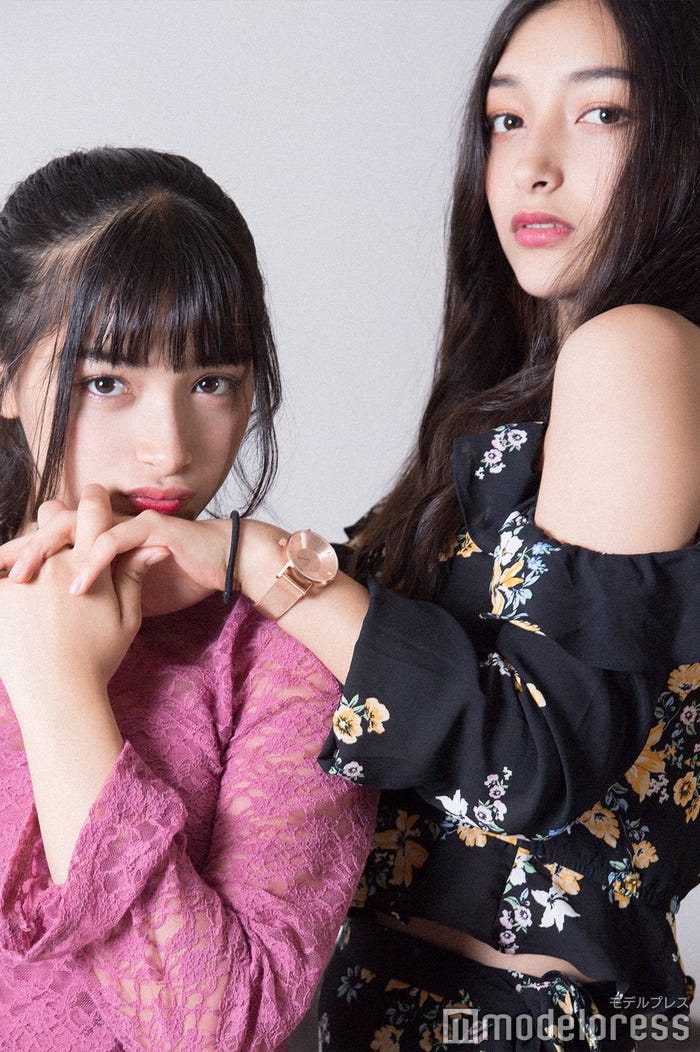 (左から)マリナ、エリカ (C)モデルプレス