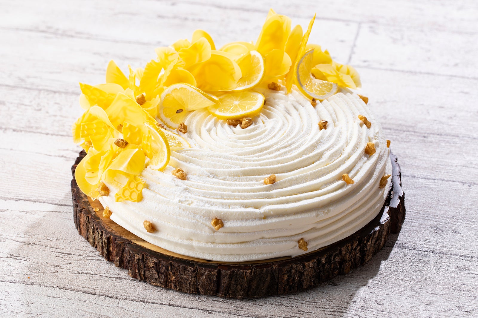 フラワーシャワー／画像提供：ヒルトン東京