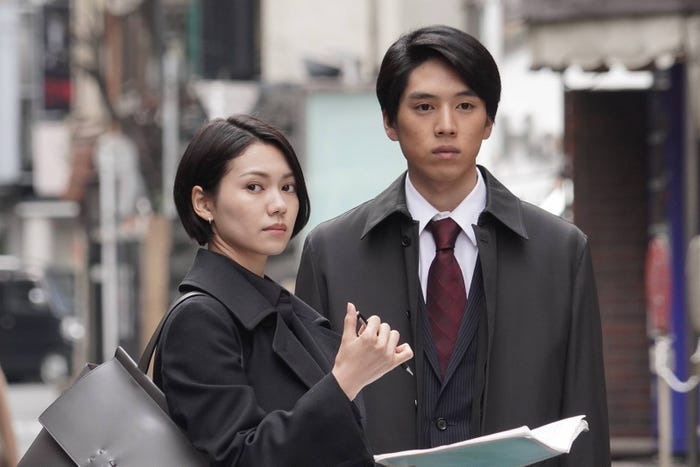 二階堂ふみ(左)(C)フジテレビ