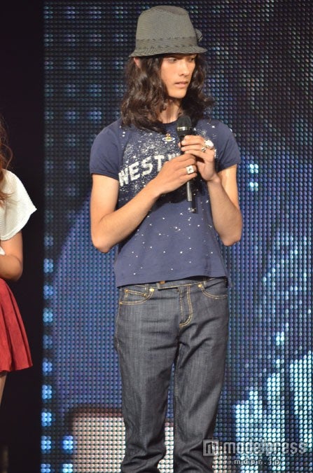 ステージ上で歓声を浴びた栗原類